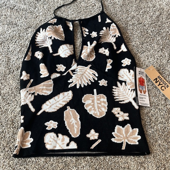 NWT MADDEN NYC SWEATER HALTER TOP, size medium - Picture 4 of 5